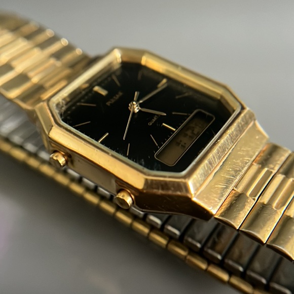 Vintage Men's Pulsar Gold Tone Watch - Picture 3 of 15